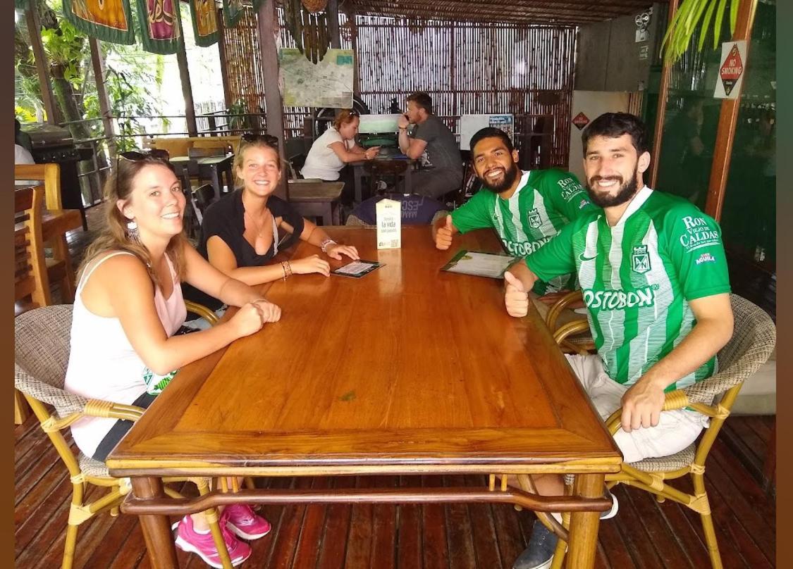 Casa Kiwi Hostel Medellín Buitenkant foto