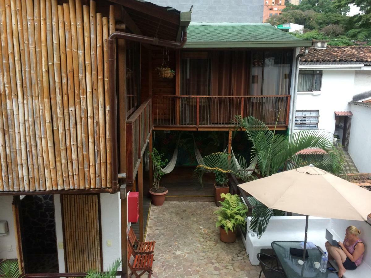 Casa Kiwi Hostel Medellín Buitenkant foto