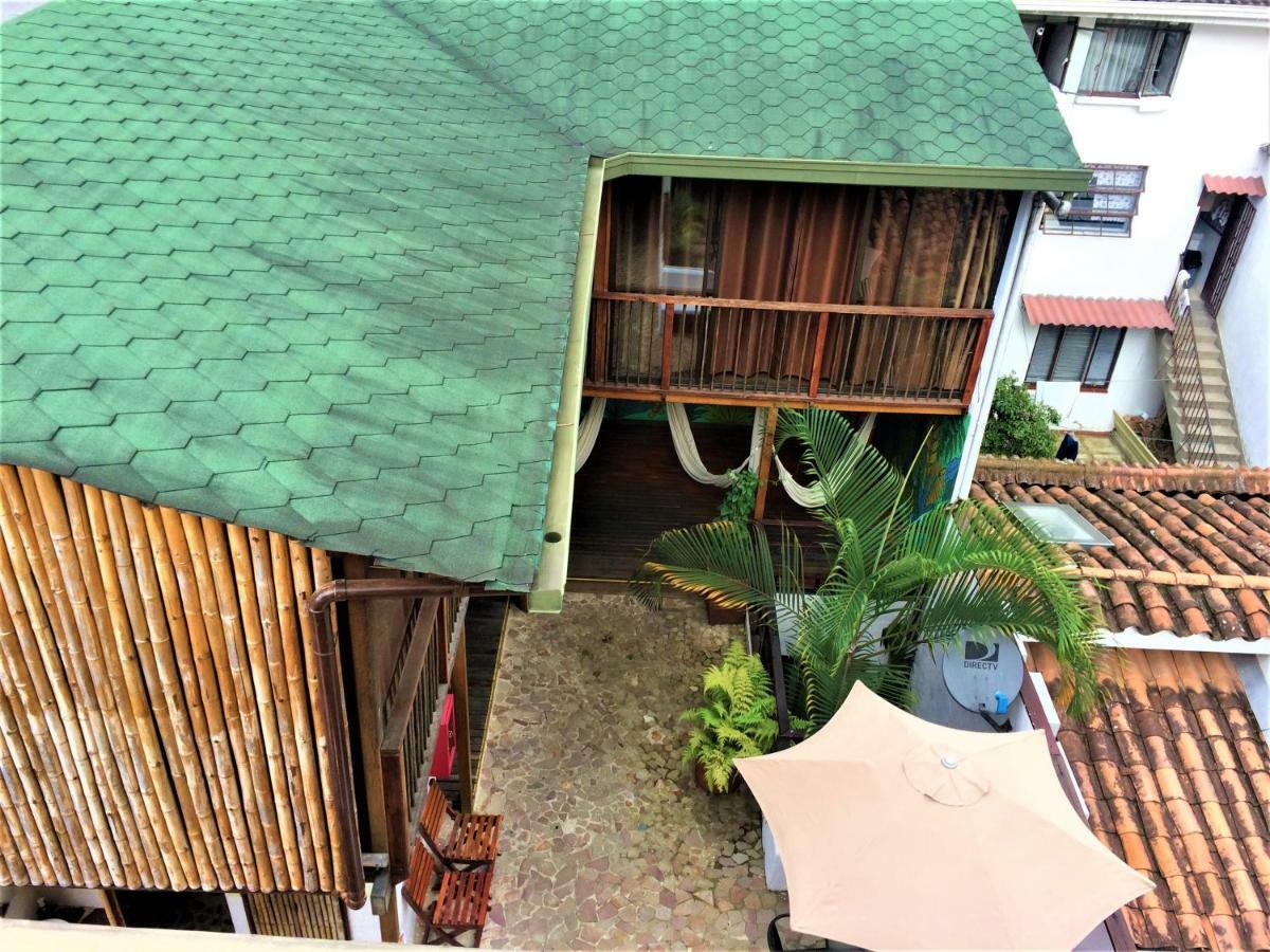 Casa Kiwi Hostel Medellín Buitenkant foto