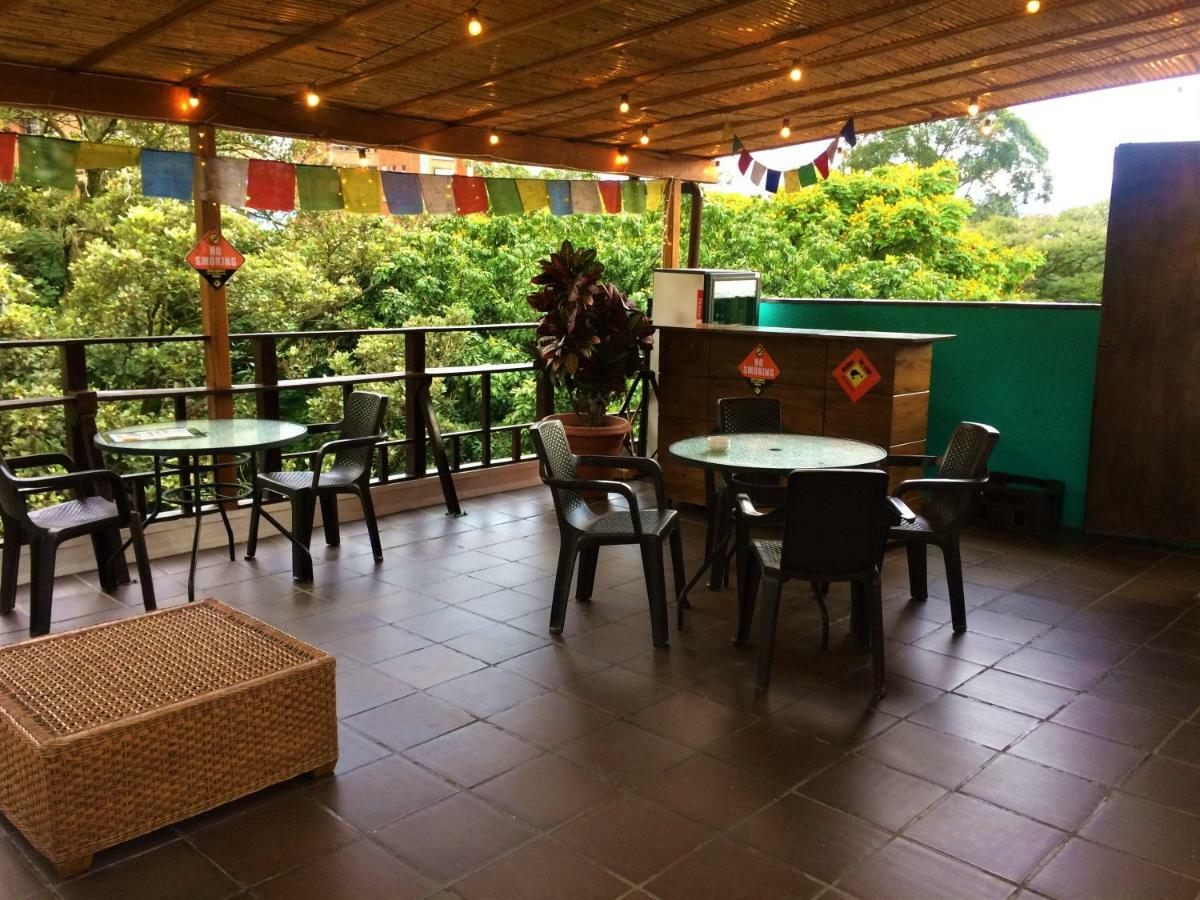 Casa Kiwi Hostel Medellín Buitenkant foto