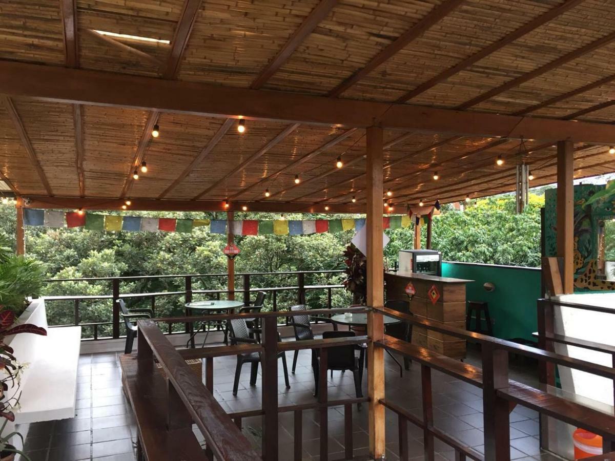 Casa Kiwi Hostel Medellín Buitenkant foto